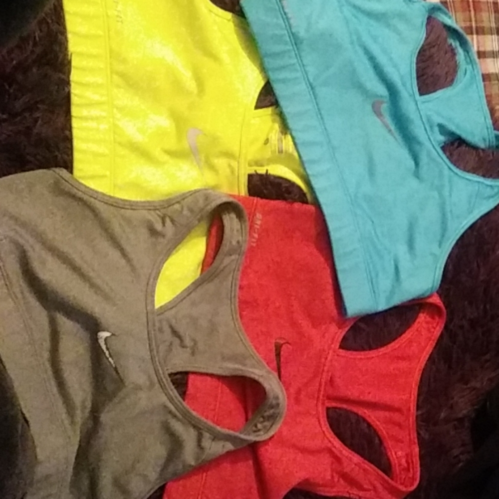 Sports bra